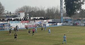 El San Roque no jugó un buen partido en Coria y acabó perdiendo por 2-0. / Foto: @CDCORIA.