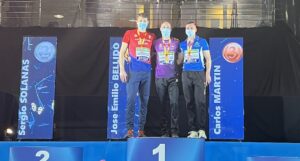 Podio del triple salto en el Campeonato de España Absoluto de Atletismo en Pista Cubierta, con el lepero Carlos Martín en la tercera plaza. / Foto: @atletismoRFEA.