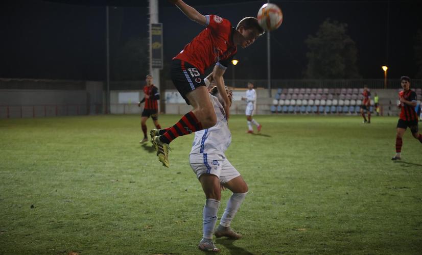 El Cartaya no quiere bajarse de la ola y confía en ganar al Sevilla C. / Foto: @XerezCD_OFICIAL.