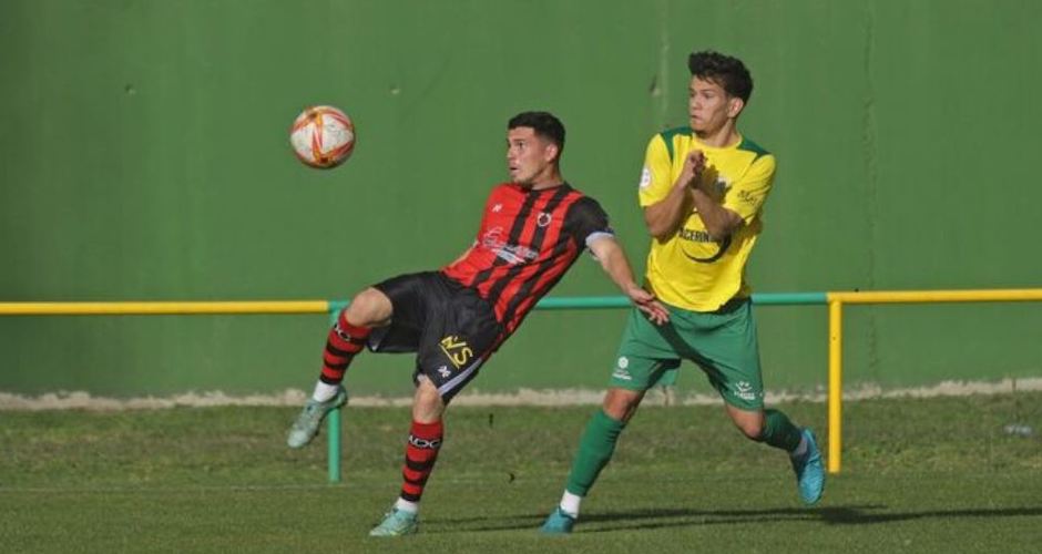 Tuvo que trabajar duro el Cartaya para lograr un empate en su visita la UD Los Barrios.