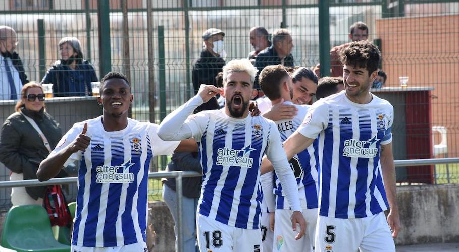 Ganar el último partido de la temporada, el reto del Recre en Tomares. / Foto: @recreoficial.