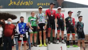 Podio con los vencedores del VIII Rally 'Andévalo Aventura'. / Foto: Circuito Provincial Diputación de Huelva BTT XCO 2022.