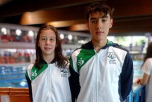 Iria Cárdenas, bronce, y Samuel Gómez, oro, en el Campeonato de Andalucía Infantil de Verano de Natación.