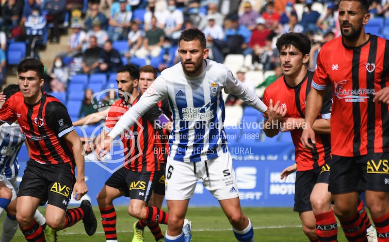 Victoria sufrida del Recre ante el Cartaya en el Nuevo Colombino. / Foto: @recreoficial.