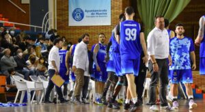 Pedro Vadillo y su cuerpo técnico quieren de nuevo la mejor versión del Ciudad de Huelva. / Foto: CB Huelva La Luz.