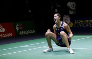 ¡Ya está! Carolina celebra el punto definitivo ante Gilmour. / Foto: Bádminton España / #Madrid22.