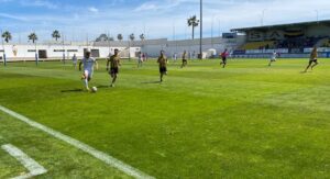 El San Roque deja atrás el partido ante el Mérida y se centra en ganar este sábado al filial del Las Palmas. / Foto: Kiko Vázquez.