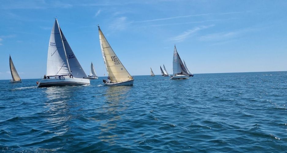 Catorce barcos participaron en la cuarta regata de la VIII Liga Interclubes de Cruceros Diputación de Huelva.