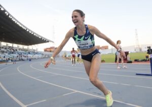 La francesa Finot, ganadora en los 3.000 obstáculos, mejor atleta femenina de la reunión. / Foto: @atletismoRFEA.