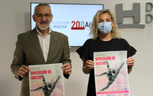 Un momento de la presentación el 34º Trofeo Diputación de Gimnasia Rítmica a cargo del vicepresidente del organismo provincial, Juan Antonio García, y la directora técnica del Club Rítmico Colombino, Andriana Stoyanska.