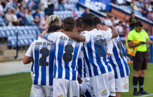 El Recre hace tiempo que trabaja en la configuración de su plantel para la temporada 2022-23 en la 2ª RFEF. / Foto: @recreoficial.