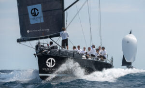 El equipo del RCMTPU, patrocinado por Soler Cabot Premium Watches y Una mosca en mi sopa, participando en el Trofeo Conde Godó de Vela en Barcelona.