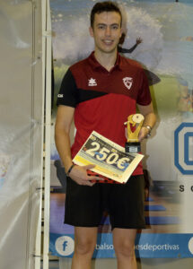 Antonio Chaves, vencedor en la categoría Senior de las XII Horas de Tenis de Mesa de Ayamonte. / Foto: J. L. Rúa.