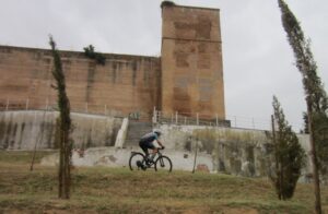 El entorno del Castillo de los Zúñiga en Cartaya albergará la prueba ciclista del sábado 6 de agosto.