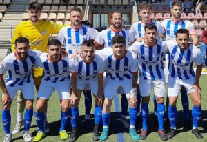 Formación inicial del Bollullos en su partido ante el Ayamonte. / Foto: @bollulloscf1933.