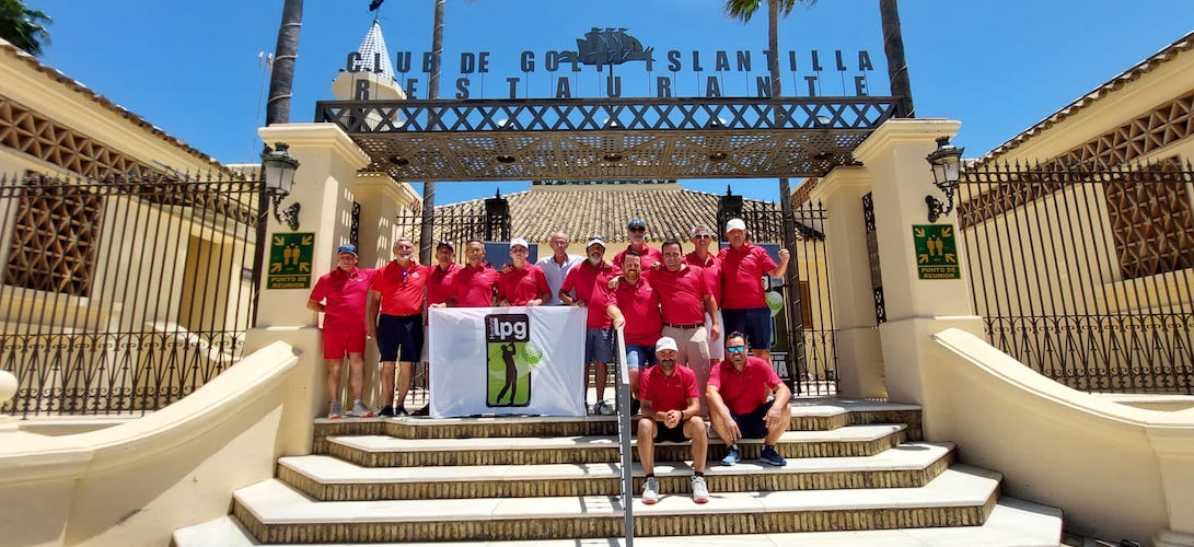 Componentes del equipo del Isla Canela, campeón de la Liga Provincial de golf.