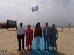 Lepe revalida por segundo año consecutivo la Bandera Azul para su playa de Santa Pura