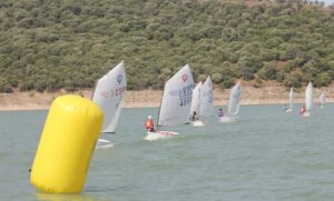 Más de 75 participantes se dieron cita en el Campeonato de Andalucía de Aguas Interiores de la clase Óptimist.