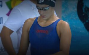 Alba Vázquez, antes de nadar la final de los 200 braza. / Foto: Captura imagen RTVE Play.