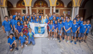Un momento de la recepción al Club Natación Huelva en el Ayuntamiento de la capital onubense.