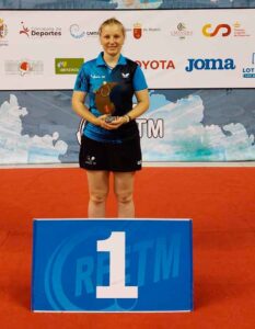 Joanna Zilotin logró dos medallas de oro en el Campeonato de España de Tenis de Mesa Veteranos.