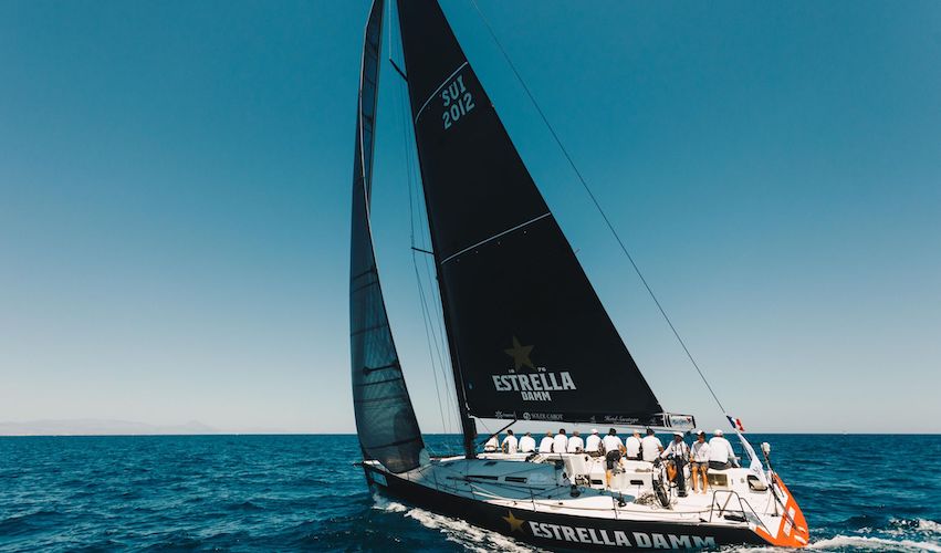 El 'Estrella Damm' del RCMTPU, empieza la temporada de competición en la 26ª Regata Tabarca-Alicante. / Foto: Atila Madrona / whatstudio.