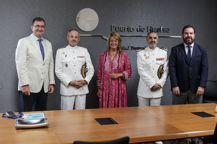 El Puerto de Huelva recibe al nuevo comandante naval, Federico Ruiz