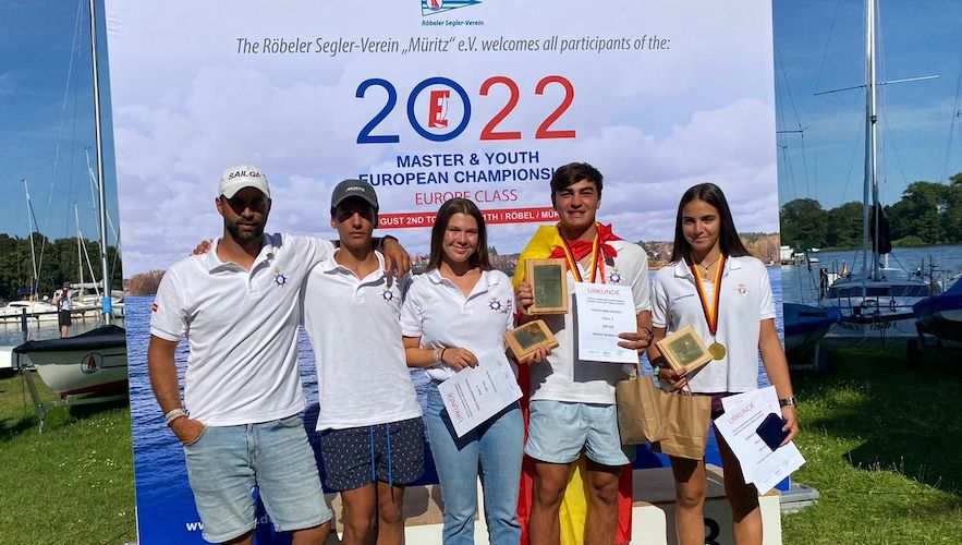 Deportistas del RCMTPU formando parte del equipo andaluz en el Campeonato de Europa.