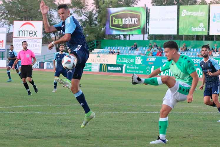 El Recre cierra la pretemporada con un partido gris y derrota ante el Villanovense. / Foto: @recreoficial.