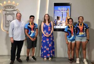 Un momento de la presentación en el Ayuntamiento del XVIII Trofeo Colombino de Tiro con Arco que se celebrará los días 6 y 7 de agosto.