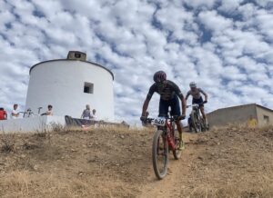 Francisco Javier Macías supo sobreponerse a una mala salida y logró el triunfo en la prueba celebrada en Puebla de Guzmán.