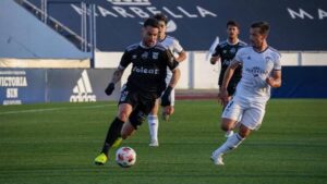 Kevin Bautista en un partido con el Atlético Sanluqueño en Marbella. / Foto: At. Sanluqueño.