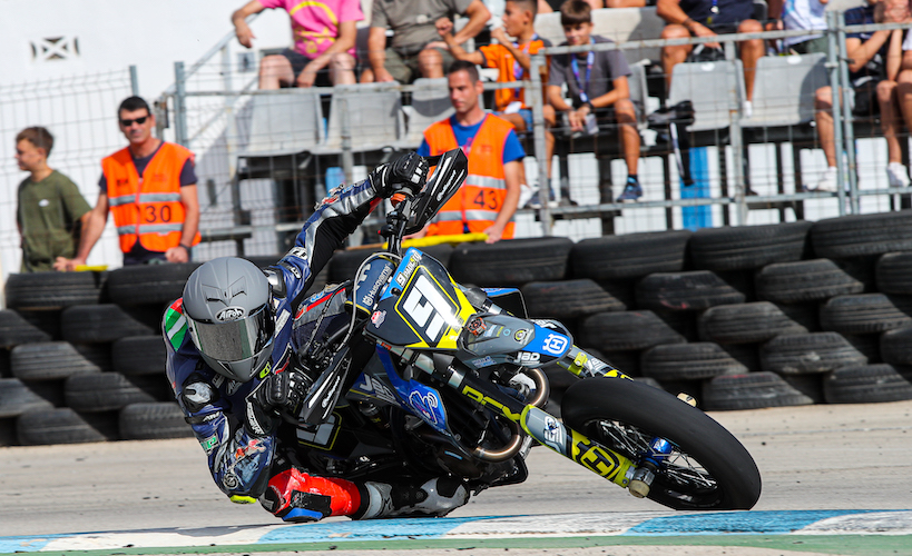 En su primera temporada en este Campeonato Paquito ha dejando patente que va a luchar hasta el final contra pilotos y equipos mundialistas. / Foto: Iván Terrón / RFME.