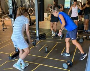 Las jugadoras del Sporting realizaron la segunda sesión de trabajo de este martes en el gimnasio del Centro Wellness Huelva. / Foto: @sportinghuelva.