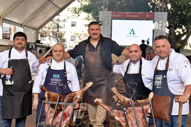 https://huelvabuenasnoticias.com/wp-content/uploads/2022/10/Asado-Argentino-Plaza-Monjas-destacada.jpg