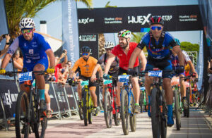 Un centenar de participantes desafiaron el reto de esta I HUEX Non Stop. / Foto: Terraincognita Sport / Vicky Barbadillo.