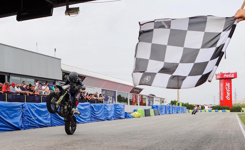 El Circuito Gasss74 de Villena fue el escenario de la prueba en la que Paquito certificó su triunfo.