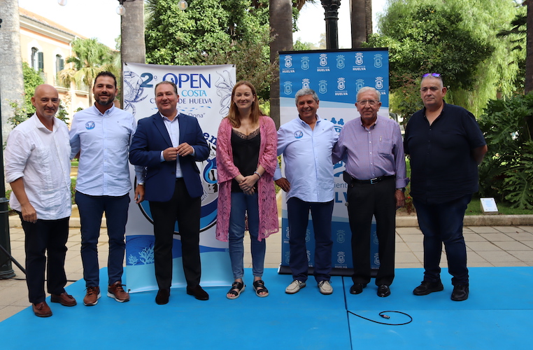 Un momento de la presentación del II Open de Pesca Mar-Costa 'Ciudad de Huelva' que se celebrará este domingo.