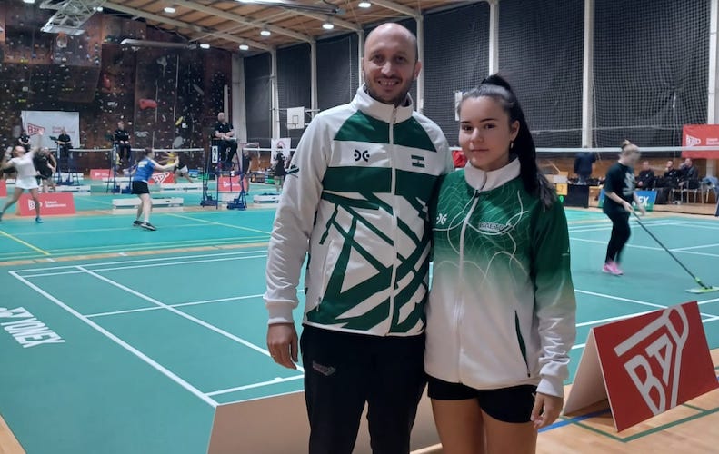 Cristina Teruel junto al técnico onubense del CAETD, Carlos Longo.