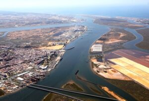 Obras en Palos de la Frontera y San Juan del Puerto en el marco de la Estrategia DUSI ‘Vive tu Ría’ Las actuaciones, en proceso de adjudicación, ascienden a 776.999,98 euros, en el caso de Palos de la Frontera, y a 676.015,90 euros las relativas a San Juan del Puerto