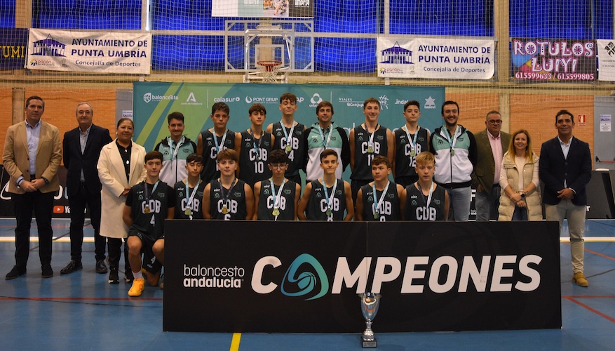 La selección de Córdoba, campeona del torneo junto a las autoridades.