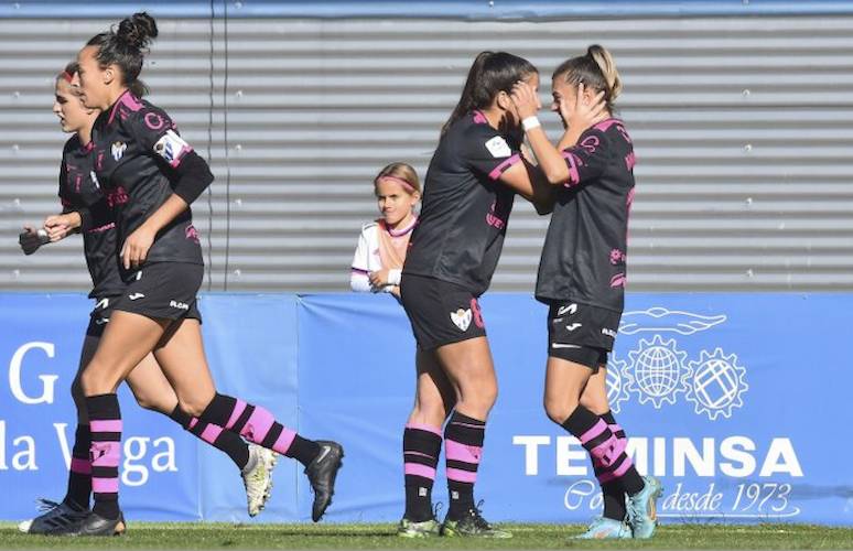 Golazo de taco del 'Niño' Torres, el jugador que dejó con ganas a