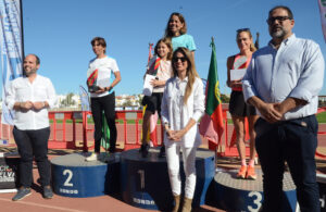 Podio femenino de la 27ª edición de las X Millas del Guadiana / Foto: J. L. Rúa.