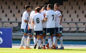 Los jugadores del Recre celebran el gol de Juanjo Mateo que el dio la victoria al final. / Foto: Manuel Aranda.