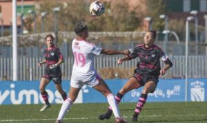 Con moral tras ganar en Madrid afronta el Sporting su partido del domingo ante el Alavés en Lamiya. / Foto: www.lfp.es.