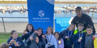 Medallistas de la IV Regata Escuela de Vela 'Navegando en Navidad', prueba organizada por el Club Deportivo Náutico Punta Umbría.