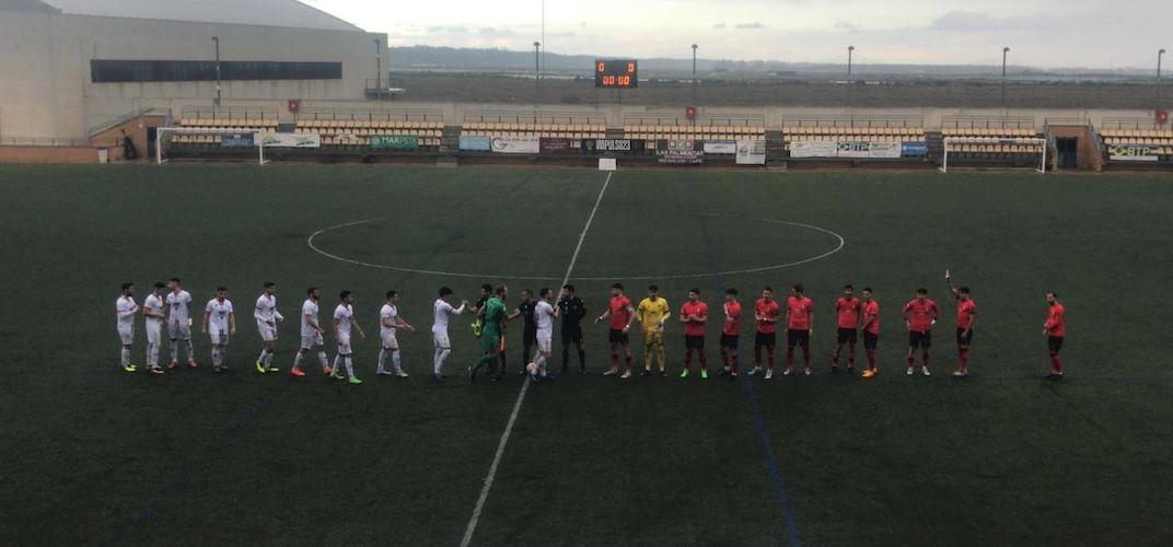 Prolegómenos del partido entre el Ayamonte y el Atlético Antoniano. / Foto: G. F. O.