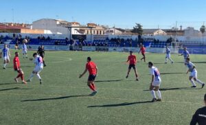 Triunfo del Bollullos en el derbi de la Tercera Federación ante un Ayamonte que peleó hasta el final. / Foto: G. F. O.