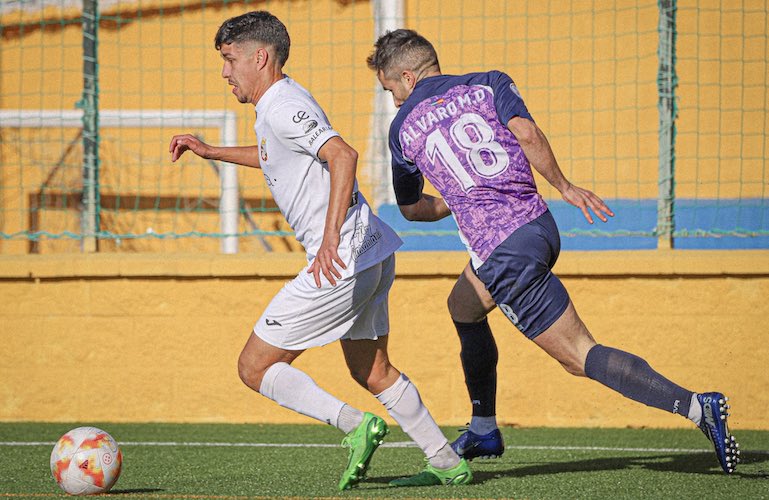 Ceuta B y Bollullos protagonizaron un partido igualado y que concluyó con empate a un gol. / Foto: @canon_zaki.