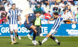 Tras empatar la semana pasada ante el UCAM Murcia, al Recre no le queda otra que ganar al Yeclano. / Foto: @UCAMMurciaCF.